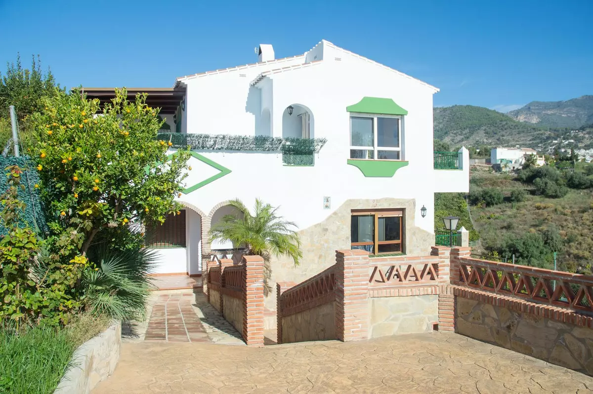 4-bedroom Villa In Frigiliana, Spain (383 M²)