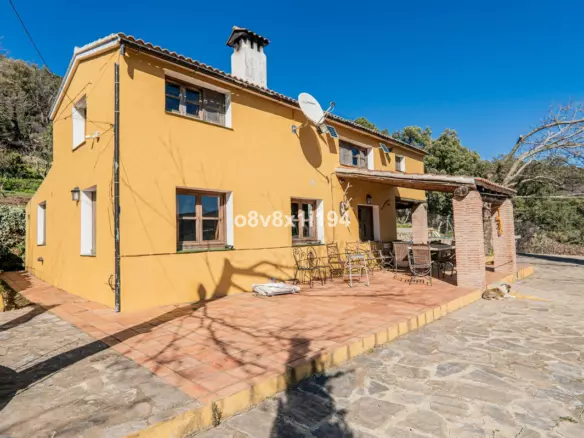 5-bedroom Country House In Jubrique, Spain (485 M²)