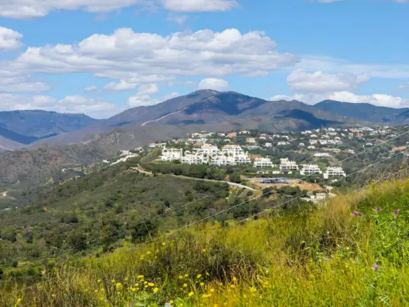 3-bedroom Apartment In Benahavis, Spain (204 M²)