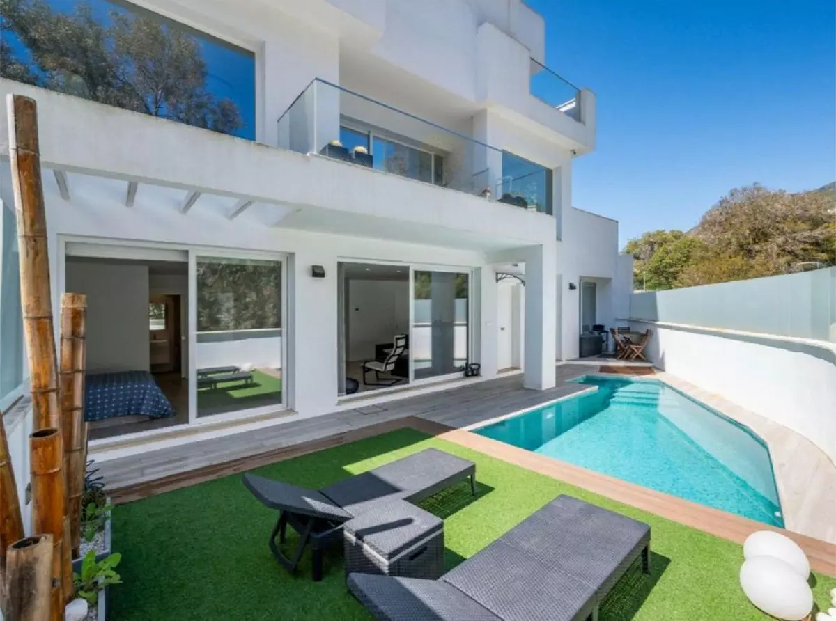 4-bedroom Villa In Benalmádena, Spain (294 M²)