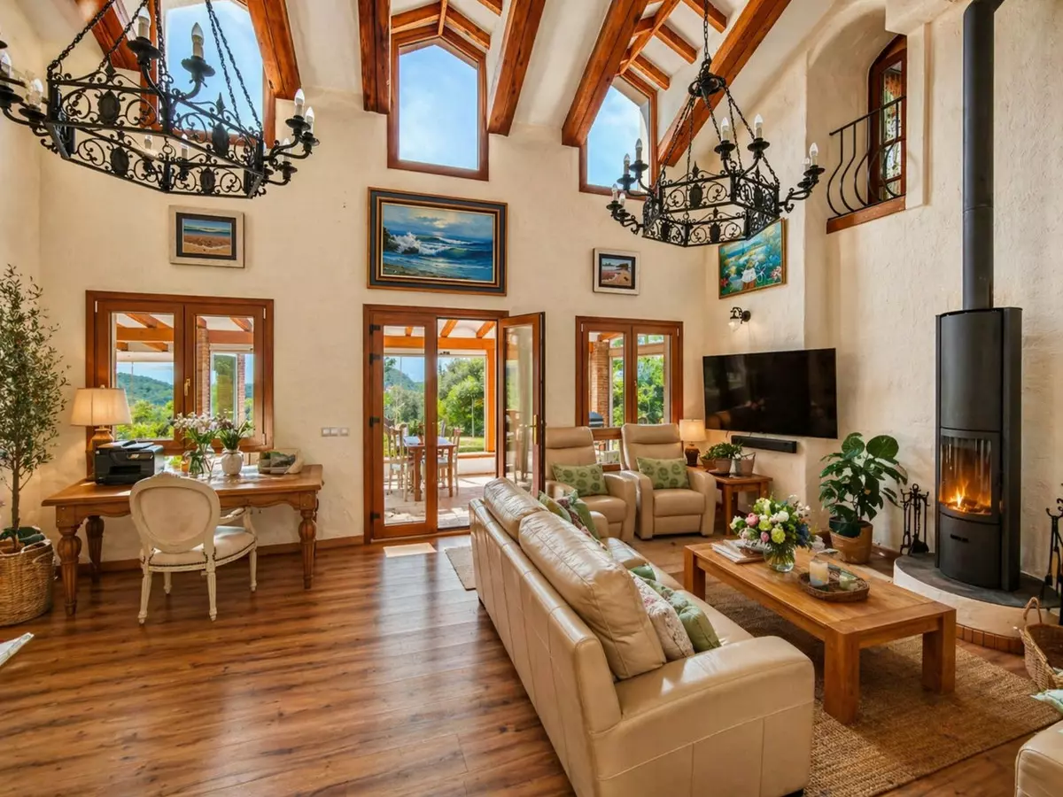 5-bedroom Country House In Casares, Spain (392 M²)