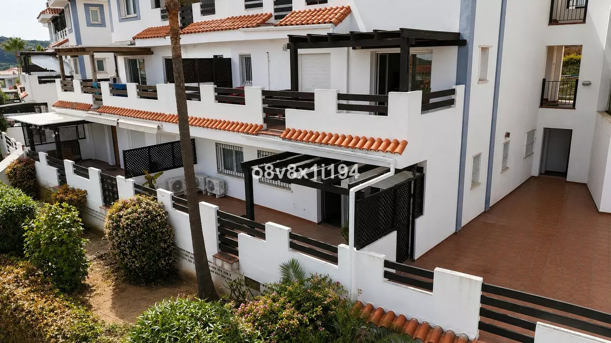 2-bedroom Apartment In Manilva, Spain (75 M²)