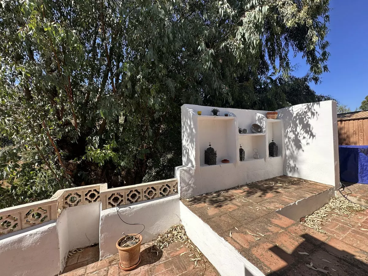 6-bedroom Country House In Comares, Spain (166 M²)