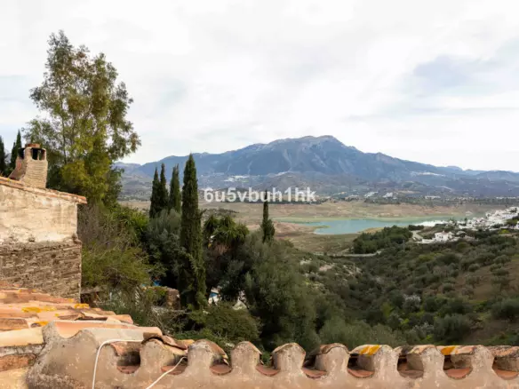 31-bedroom Town House In La Viñuela, Spain (1.618 M²)