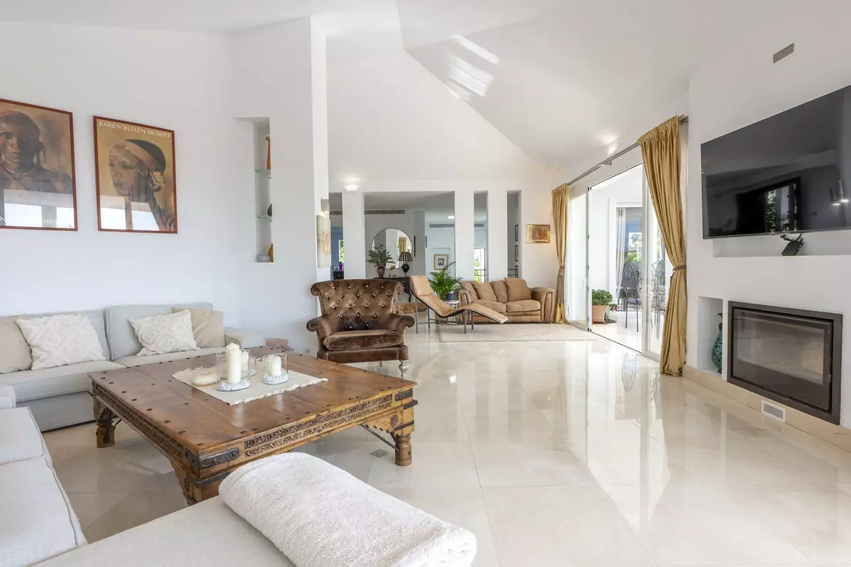 5-bedroom Villa In Marbella, Spain (503 M²)