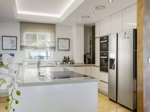 4-bedroom Apartment In Málaga, Spain (350 M²)