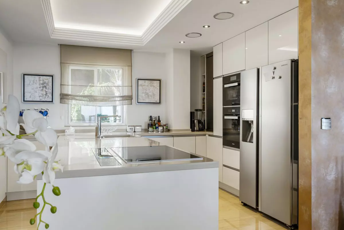 4-bedroom Apartment In Málaga, Spain (350 M²)