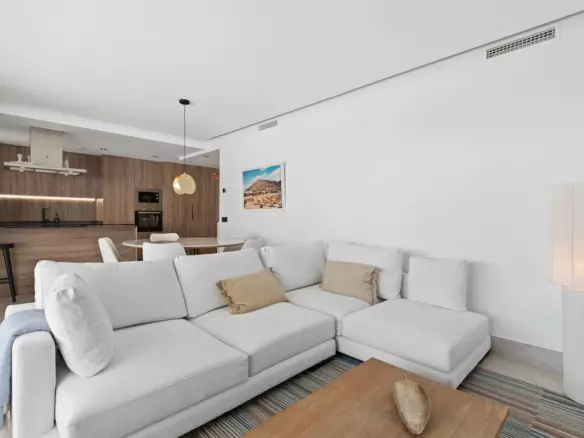 3-bedroom Apartment In Istan, Spain (203 M²)