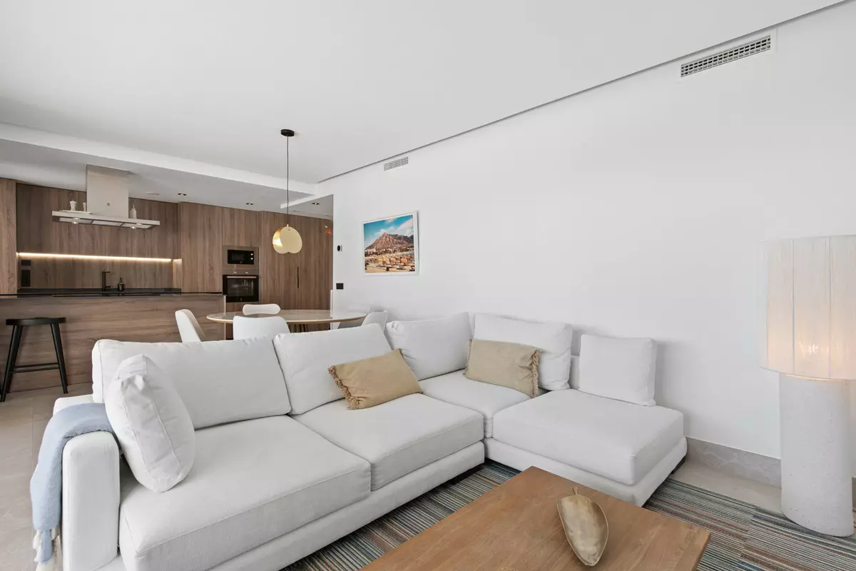 3-bedroom Apartment In Istan, Spain (203 M²)