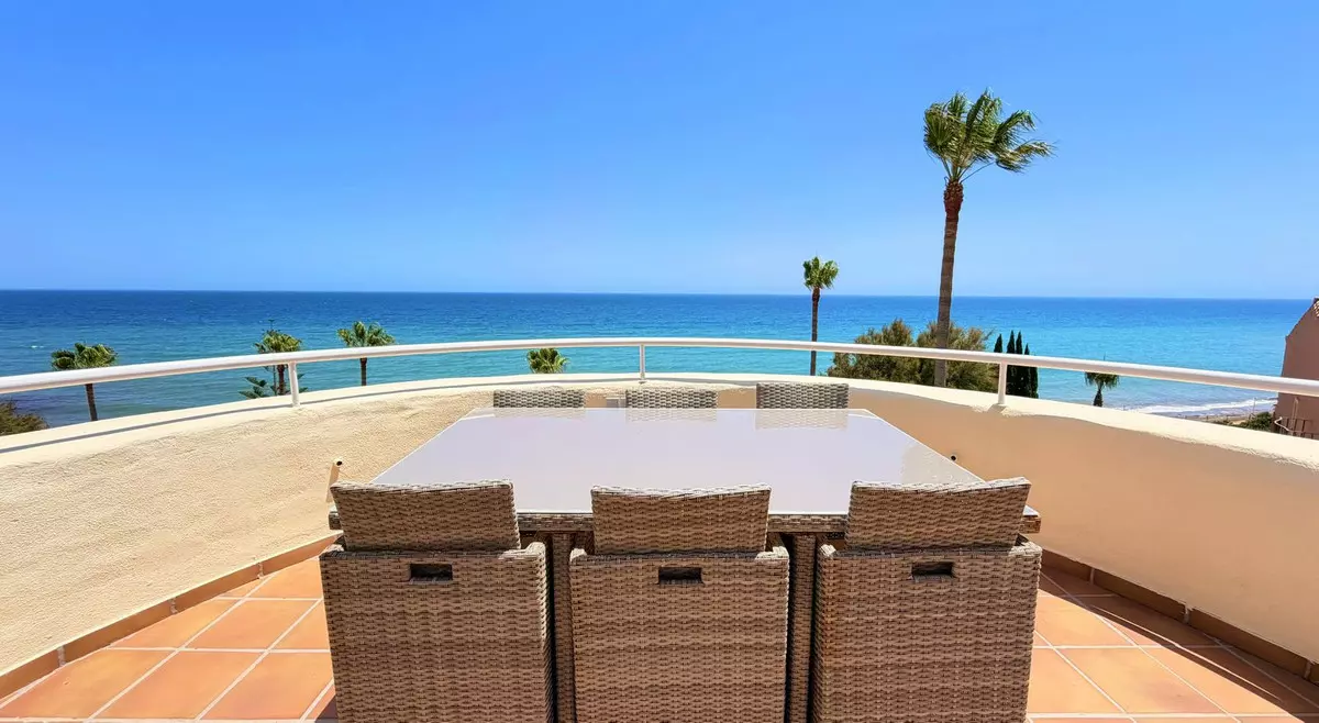 3-bedroom Apartment In Estepona, Spain (157 M²)