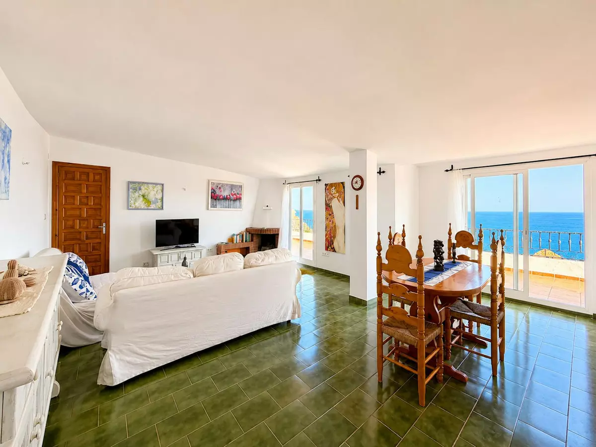 2-bedroom Apartment In Nerja, Spain (170 M²)