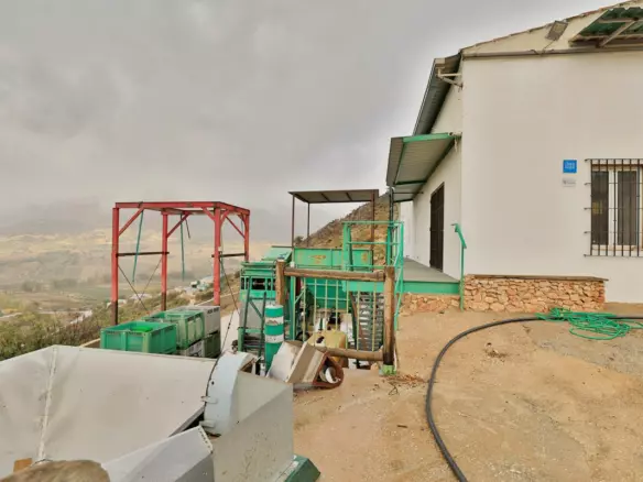 2-bedroom Country House In Alfarnatejo, Spain (239 M²)
