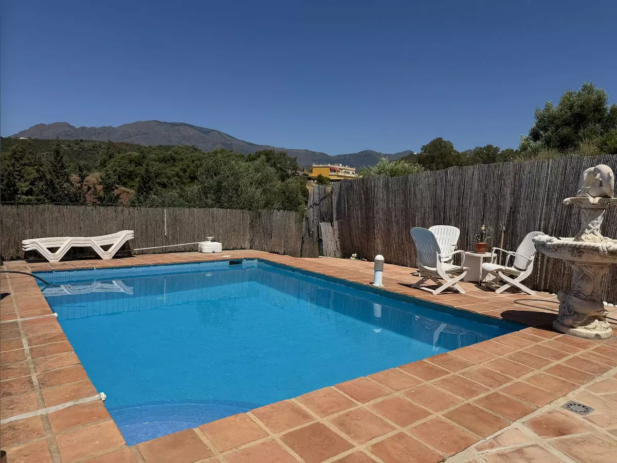 6-bedroom Country House In Estepona, Spain (325 M²)