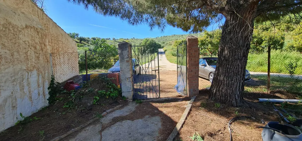 2-bedroom Villa In Tolox, Spain (60 M²)