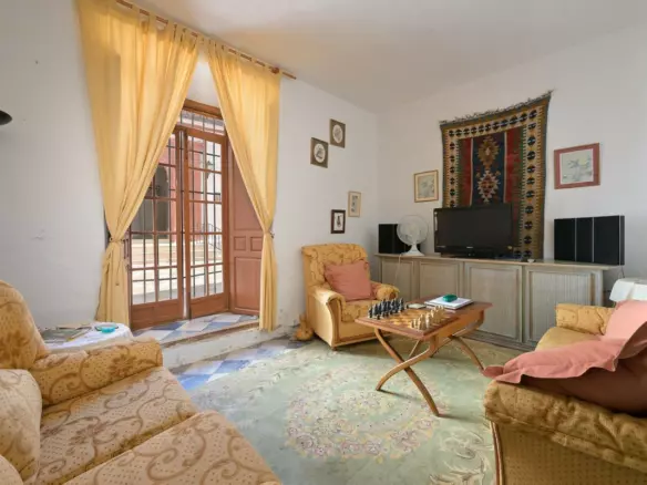 7-bedroom Town House In Tolox, Spain (180 M²)