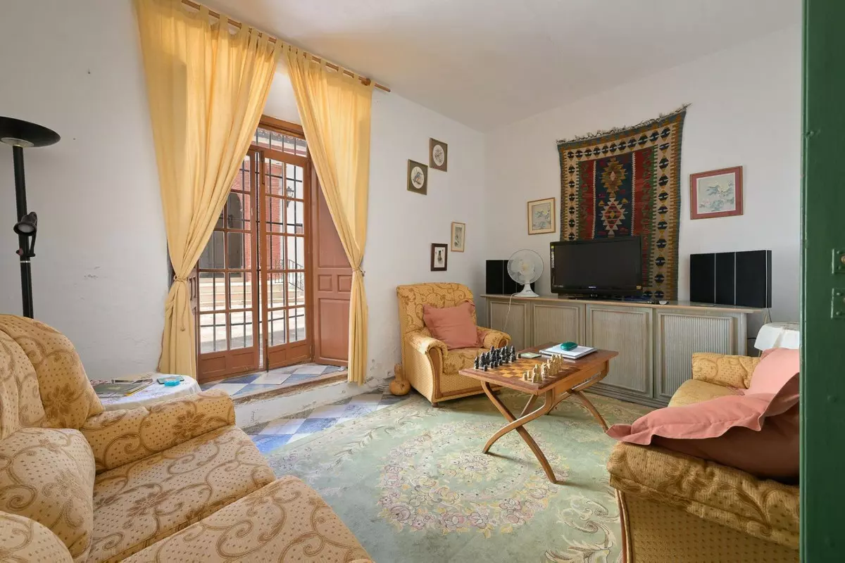 7-bedroom Town House In Tolox, Spain (180 M²)