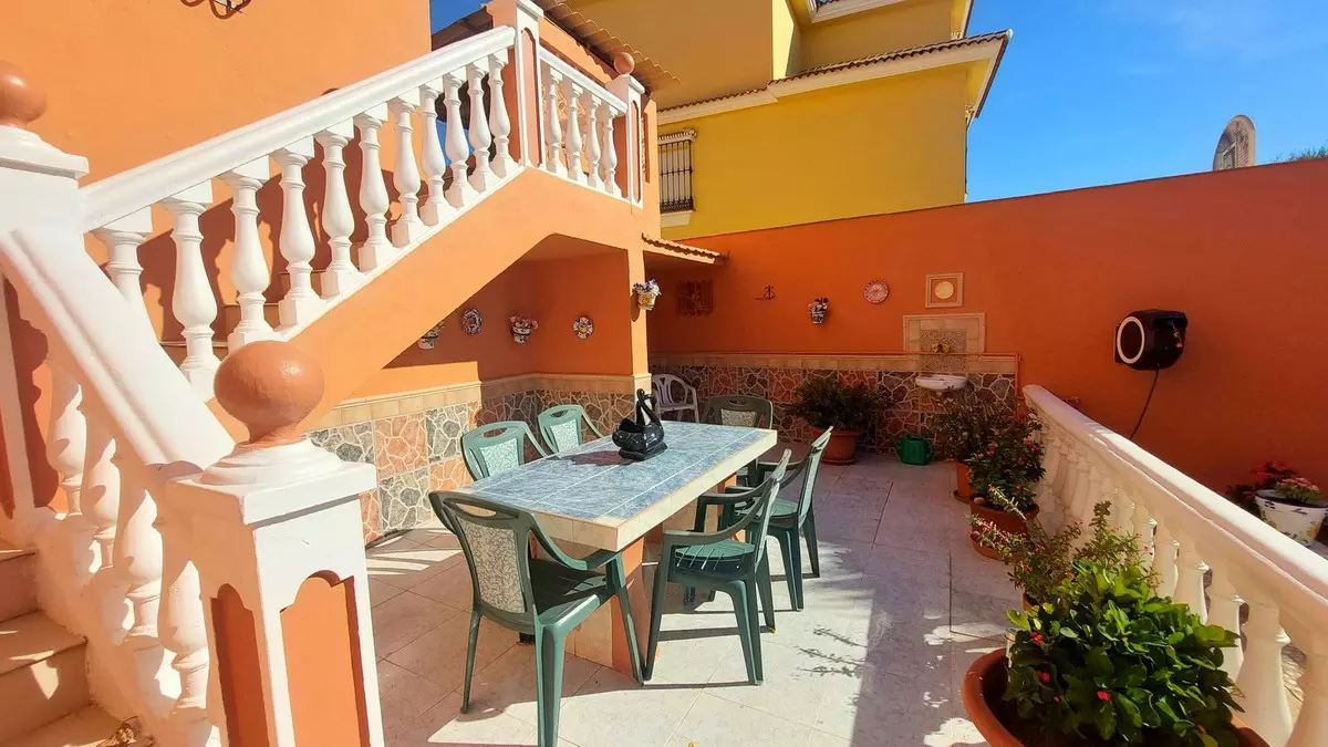 5-bedroom Villa In Málaga, Spain (193 M²)