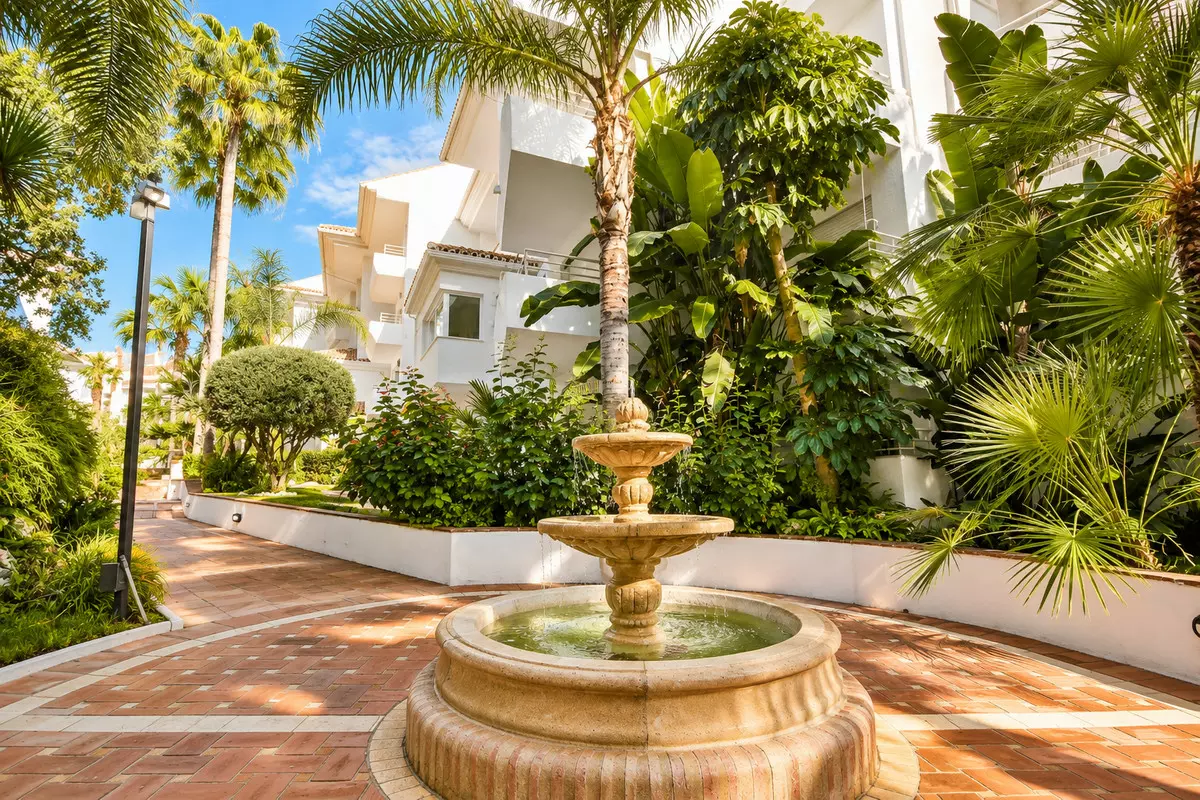 4-bedroom Apartment In Marbella, Spain (286 M²)