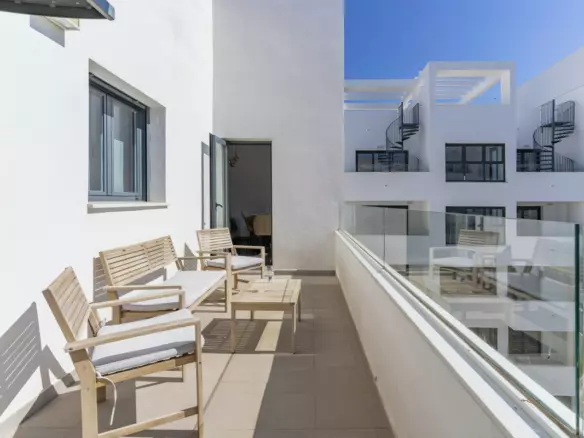 3-bedroom Apartment In Estepona, Spain (85 M²)