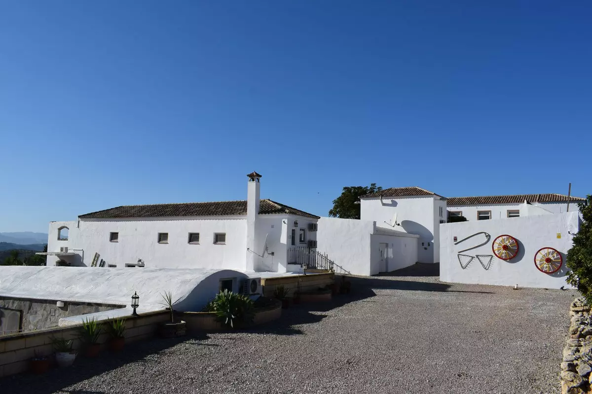 10-bedroom Country House In Ronda, Spain (1.238 M²)