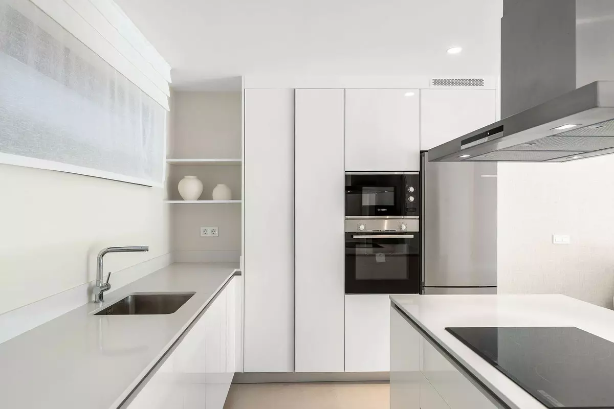2-bedroom Apartment In Marbella, Spain (92 M²)