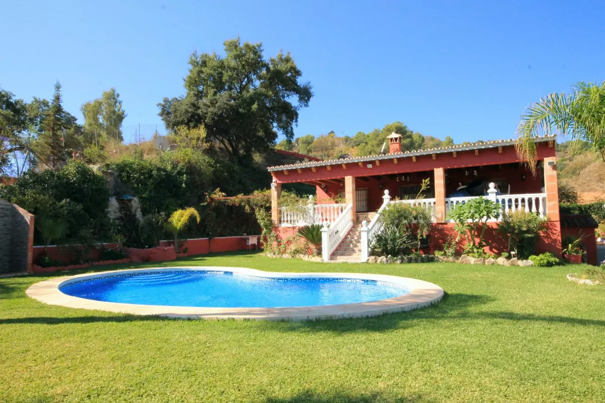 5-bedroom Country House In Guaro, Spain (277 M²)