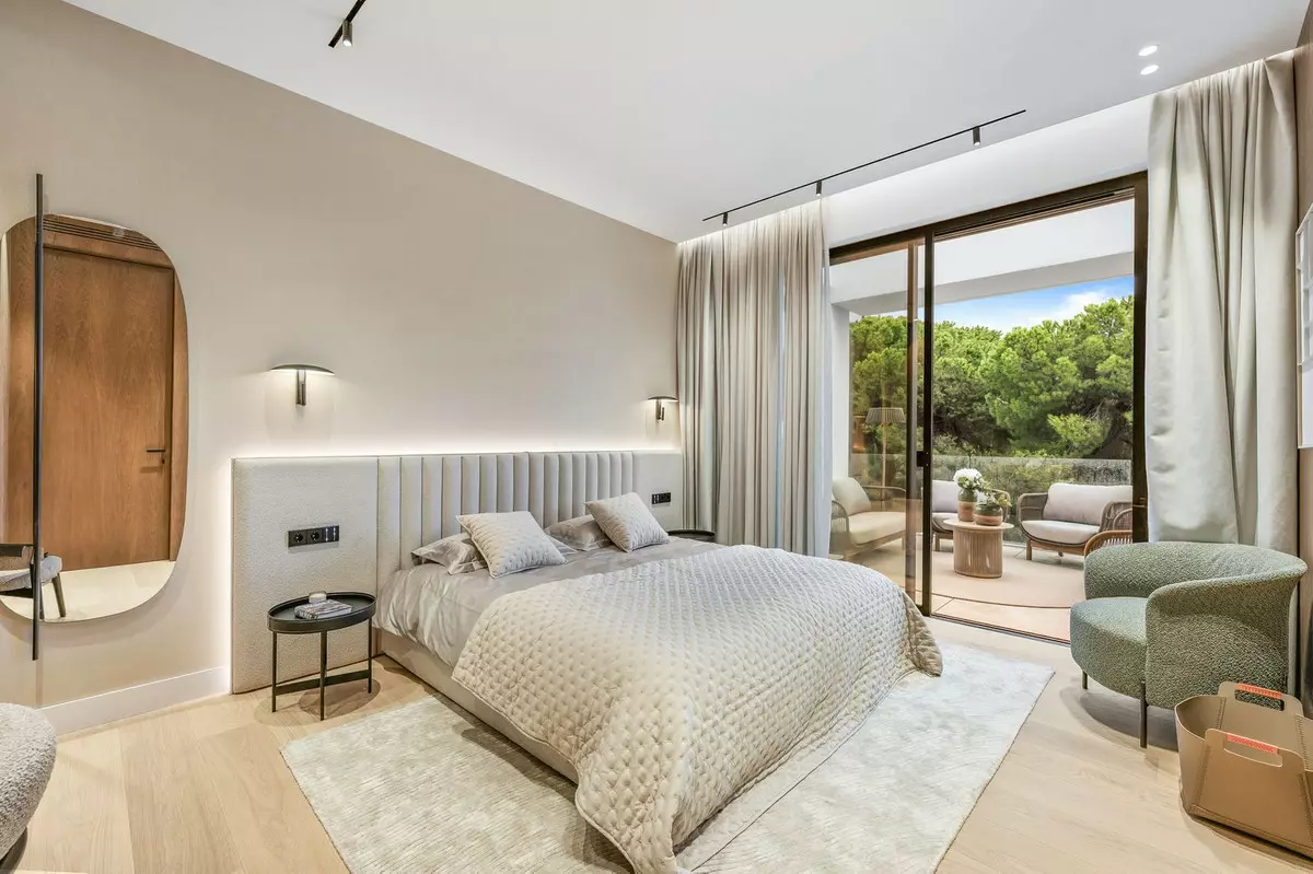 6-bedroom Villa In Marbella, Spain (570 M²)