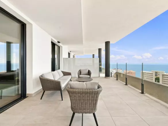 2-bedroom Apartment In Fuengirola, Spain (133 M²)