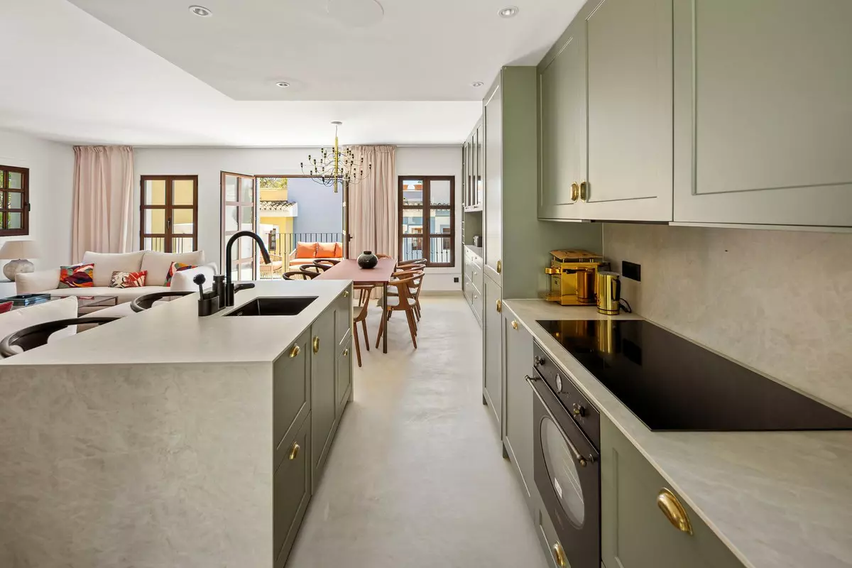 3-bedroom Town House In Marbella, Spain (211 M²)