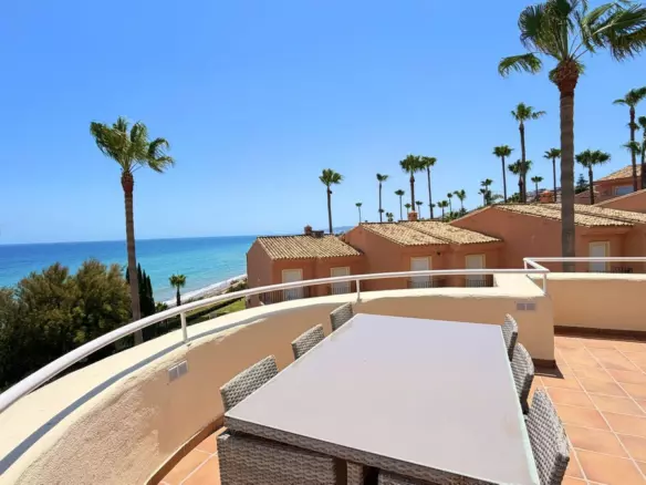 3-bedroom Apartment In Estepona, Spain (157 M²)