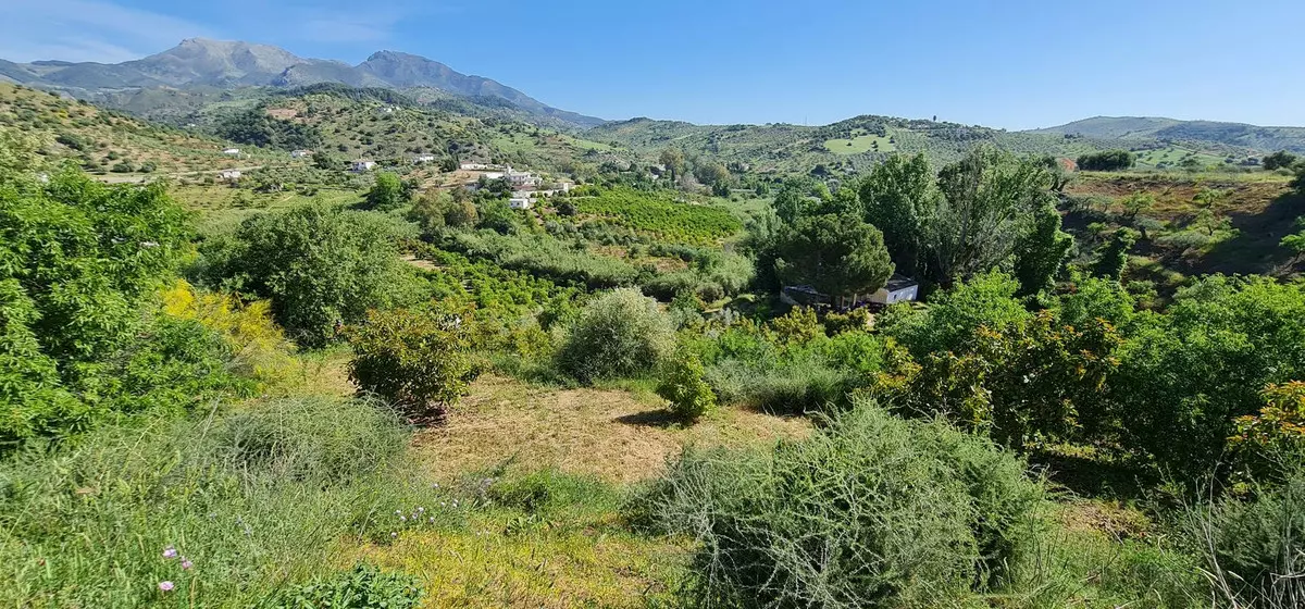 2-bedroom Villa In Tolox, Spain (60 M²)