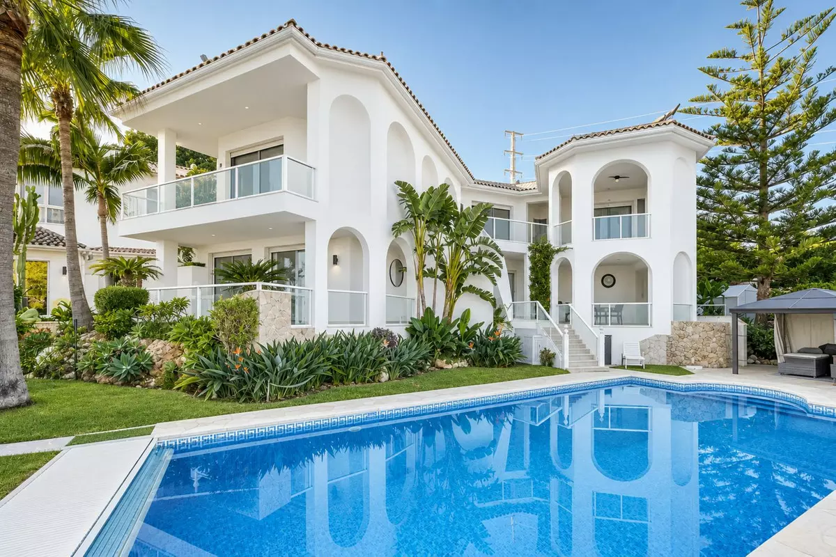 6-bedroom Villa In Marbella, Spain (842 M²)