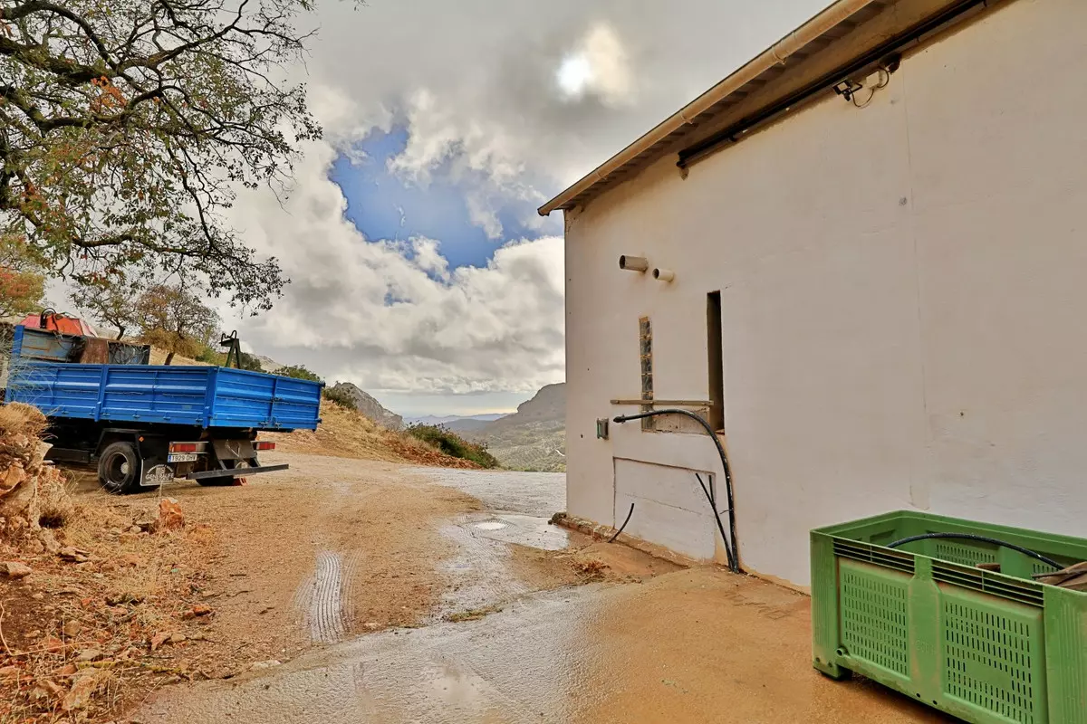 2-bedroom Country House In Alfarnatejo, Spain (239 M²)