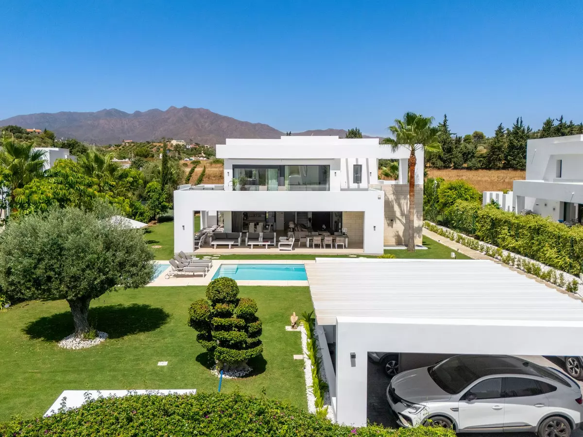 6-bedroom Villa In Mijas, Spain (554 M²)
