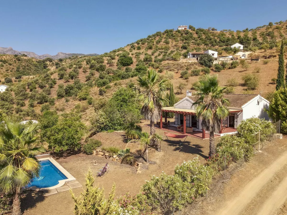 3-bedroom Villa In Tolox, Spain (99 M²)