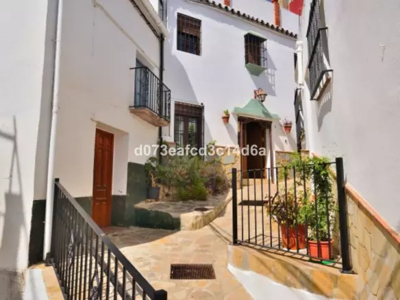 5-bedroom Town House In Benaoján, Spain (316 M²)