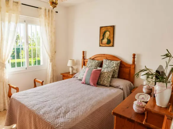6-bedroom Country House In Estepona, Spain (206 M²)