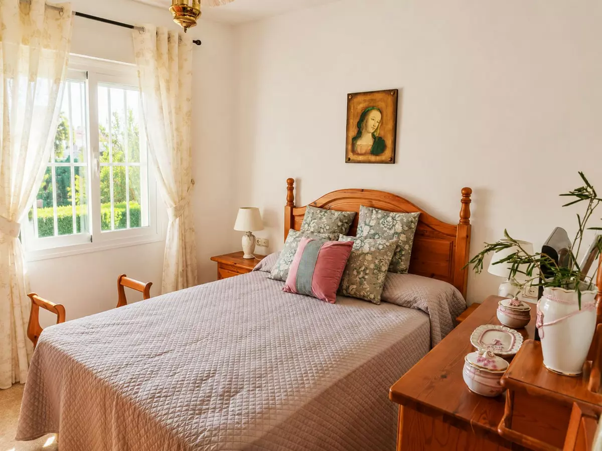 6-bedroom Country House In Estepona, Spain (206 M²)