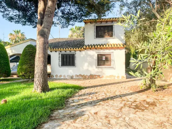 4-bedroom Villa In Orihuela, Spain (200 M²)