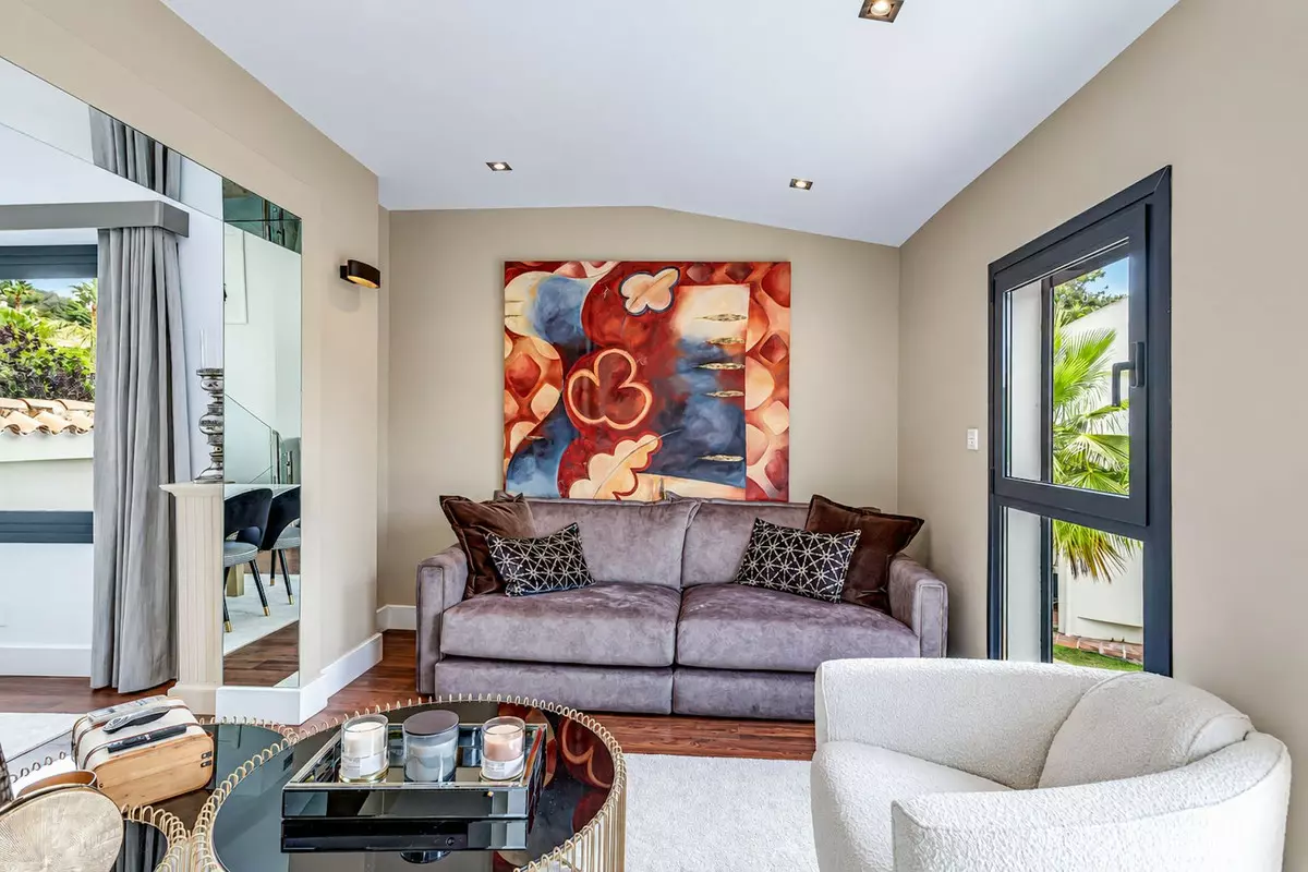 4-bedroom Villa In Marbella, Spain (253 M²)