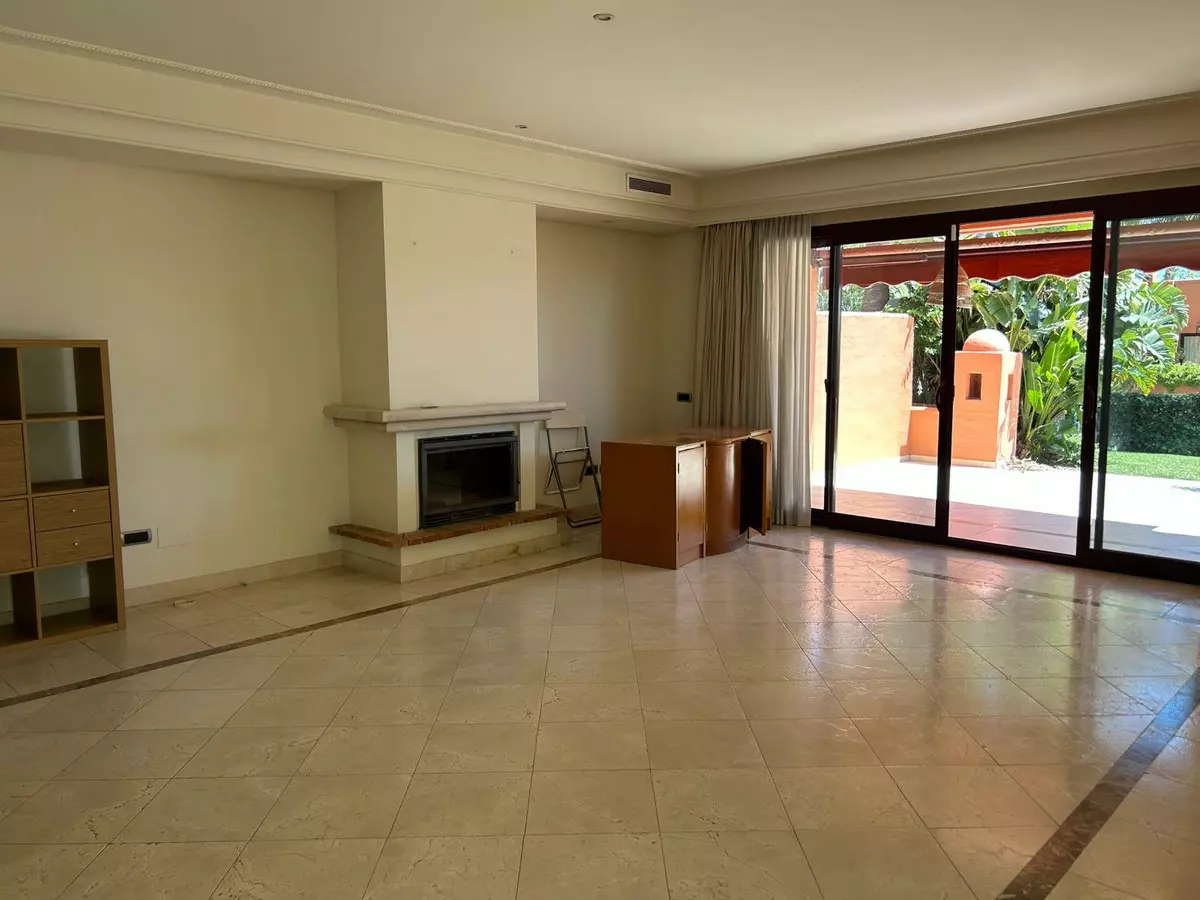 4-bedroom Villa In Marbella, Spain (325 M²)