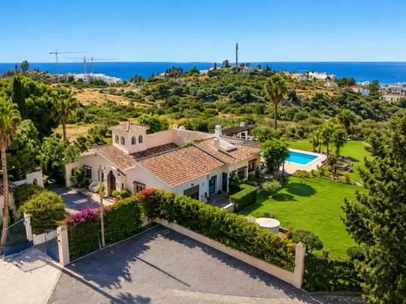 4-bedroom Country House In Estepona, Spain (160 M²)
