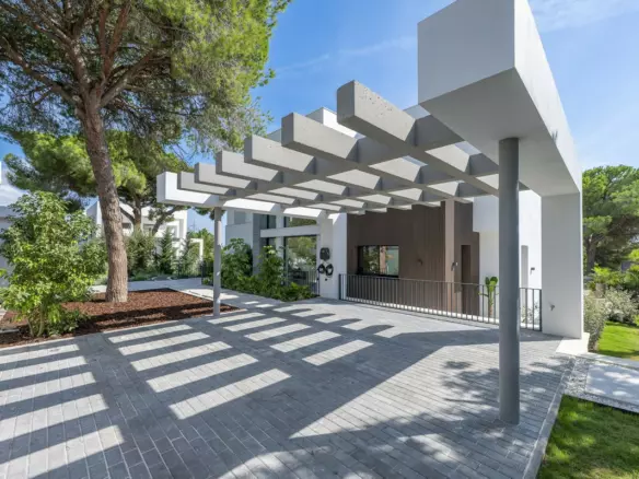 6-bedroom Villa In Marbella, Spain (570 M²)