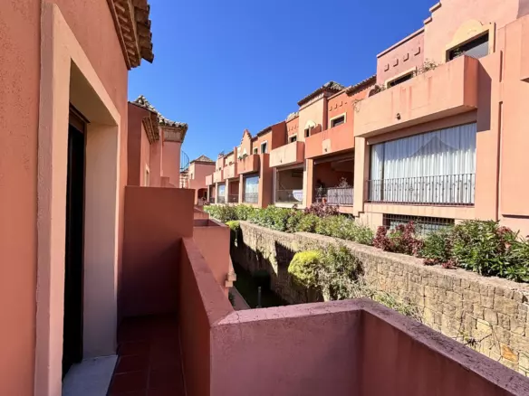 3-bedroom Town House In Estepona, Spain (200 M²)
