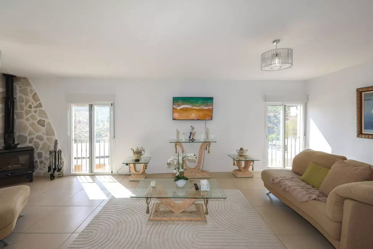 3-bedroom Town House In Tolox, Spain (125 M²)
