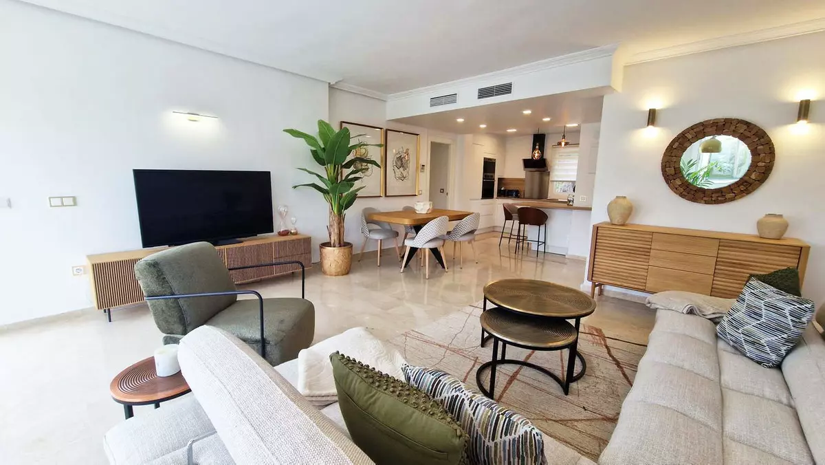 3-bedroom Apartment In Benalmádena, Spain (122 M²)