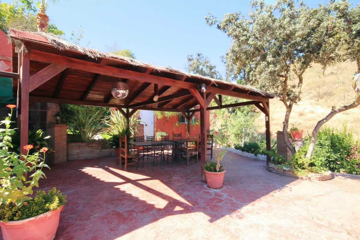 5-bedroom Country House In Guaro, Spain (277 M²)