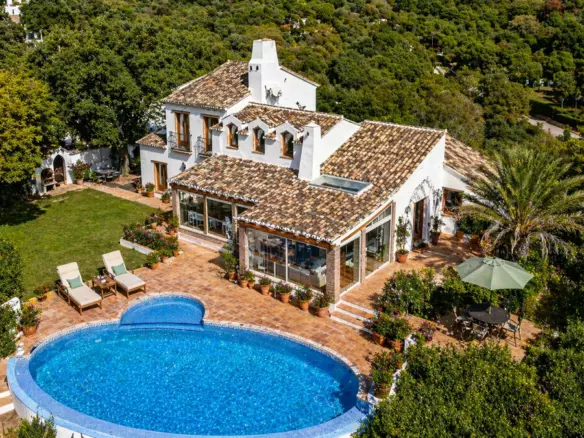 5-bedroom Country House In Casares, Spain (392 M²)