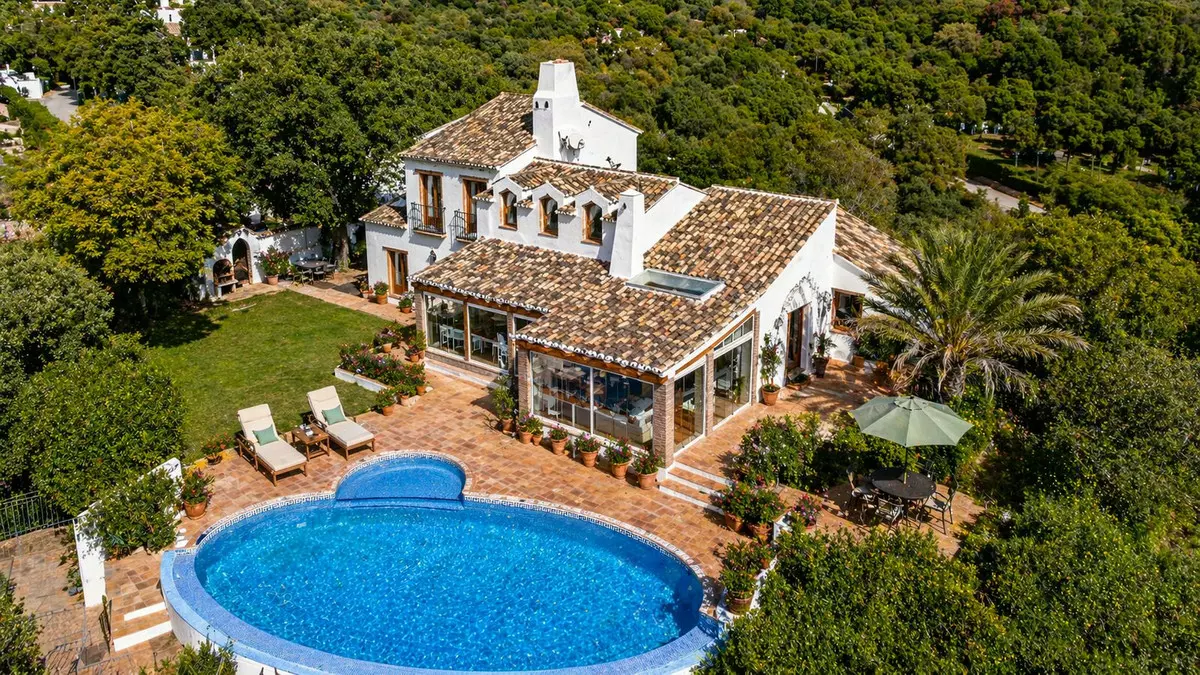 5-bedroom Country House In Casares, Spain (392 M²)