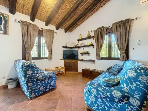 3-bedroom Villa In Cómpeta, Spain (94 M²)